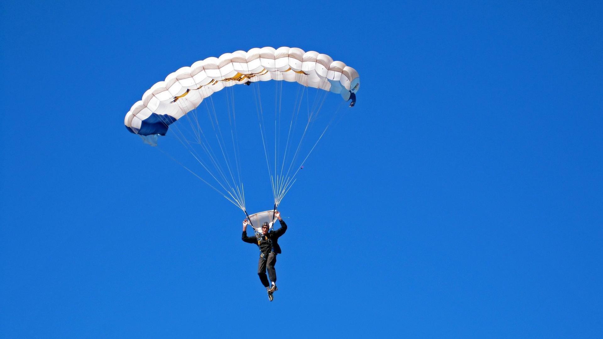 港媒：前中国香港队球员卓耀国借女子劳力士拒还，涉刑恐被捕