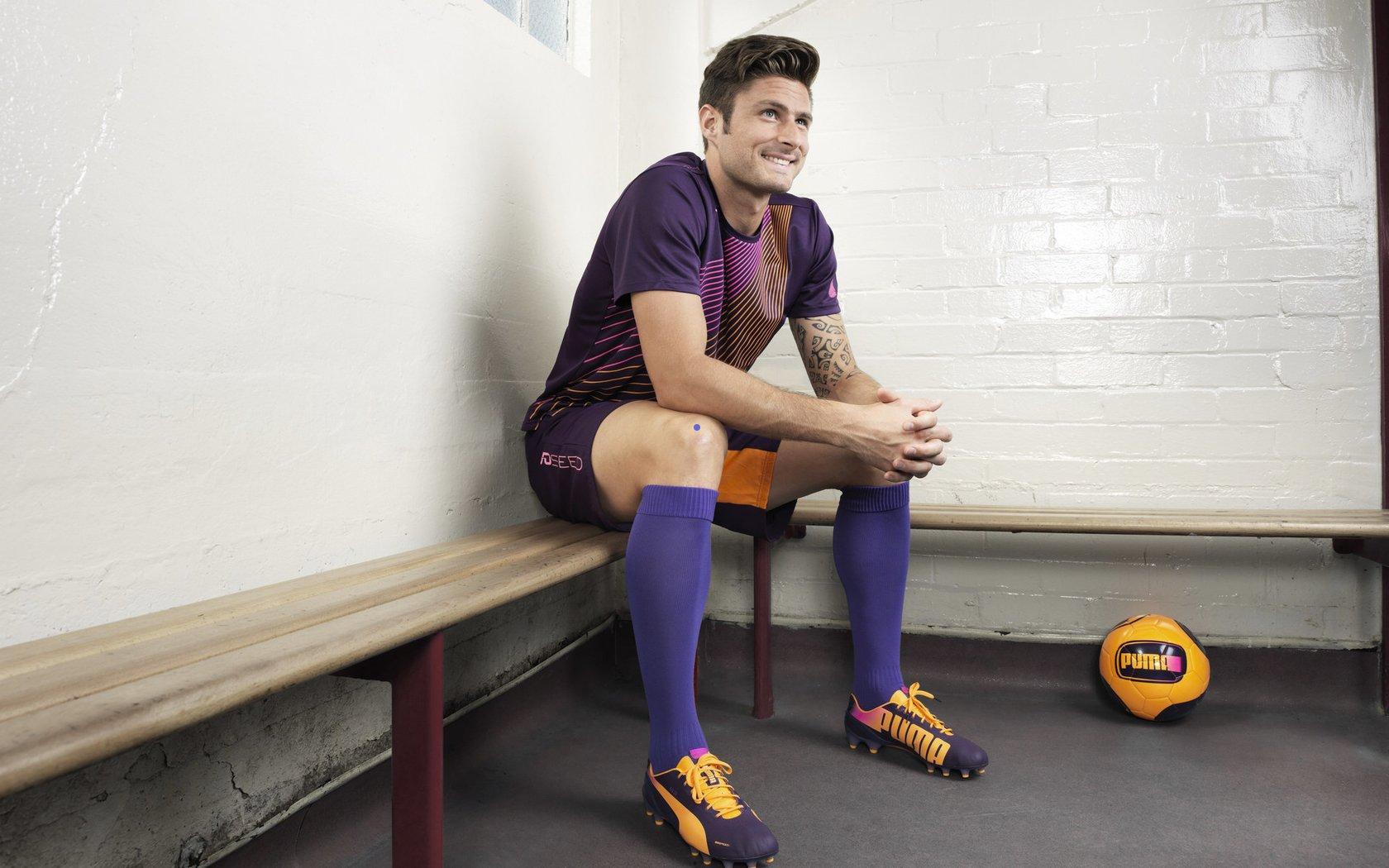 官方，19岁日本女足国脚古贺塔子加盟热刺女足，费耶诺德新星登陆英超